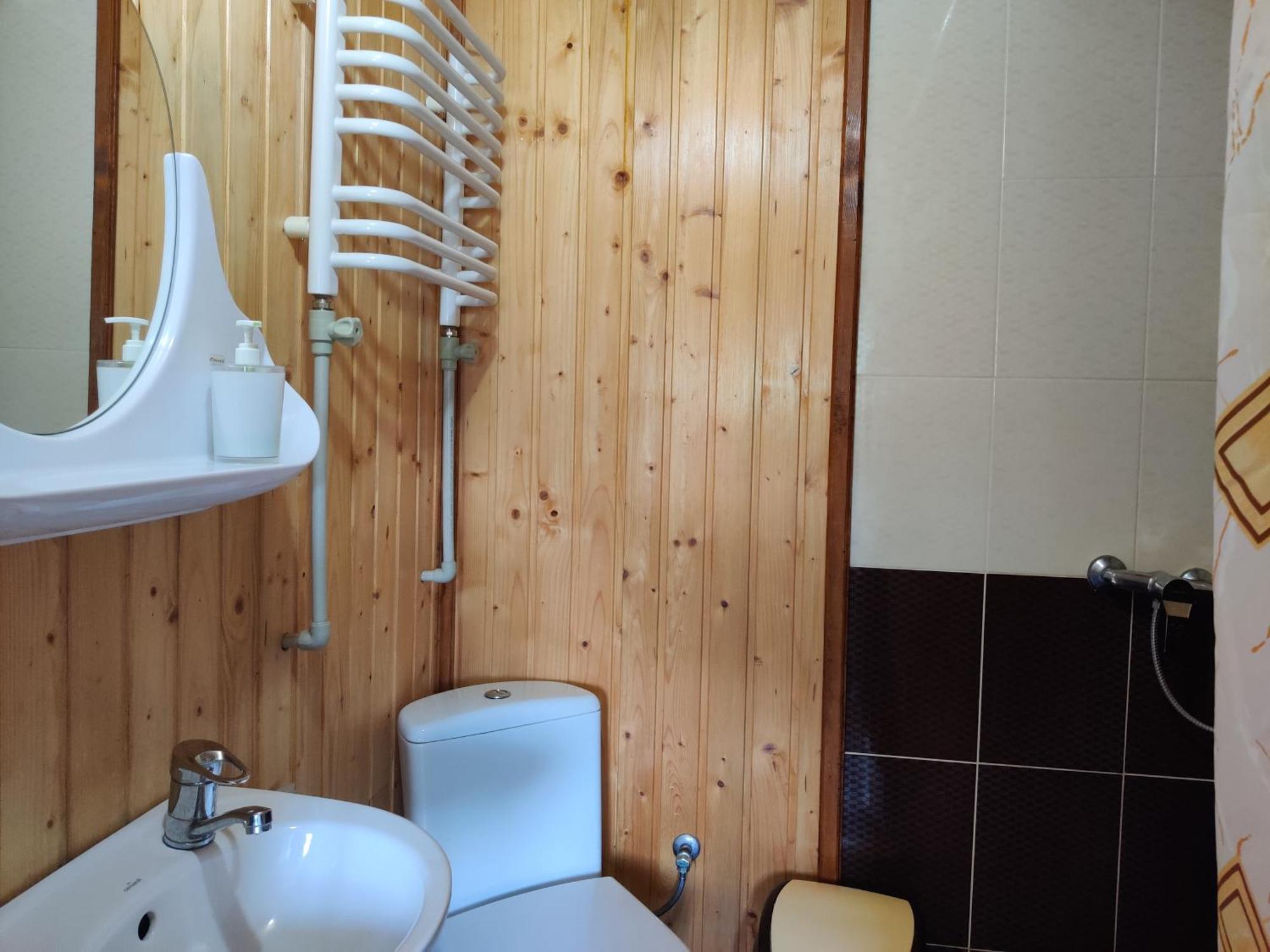 У Яслигана Hotel Pilipets Exterior foto