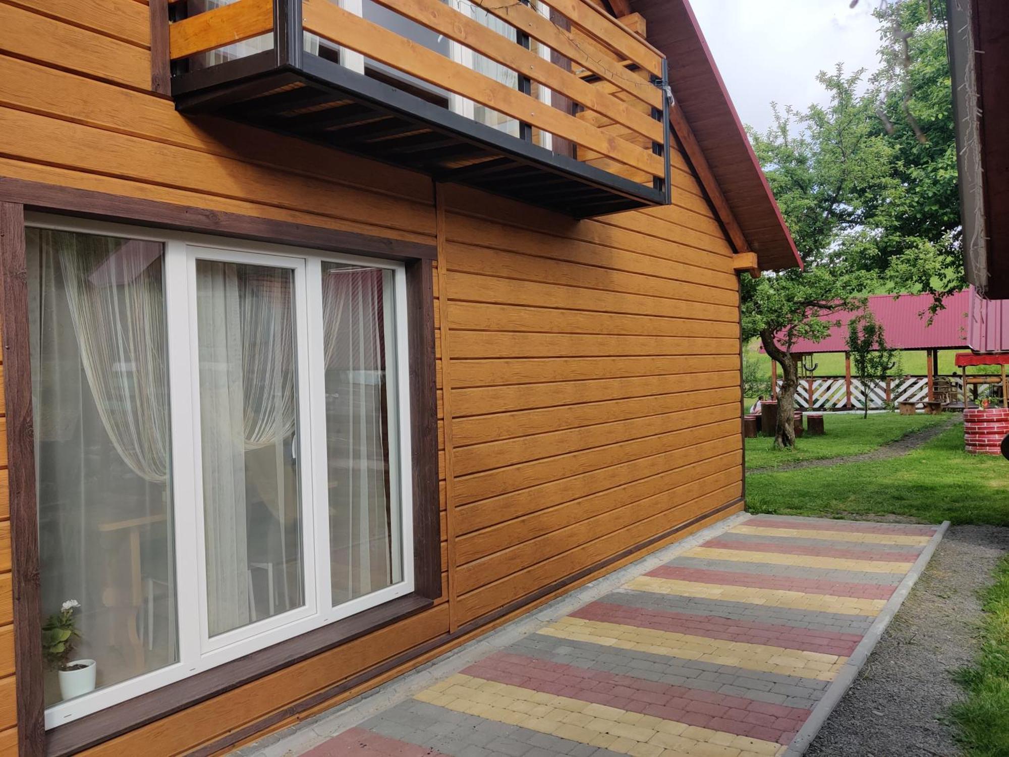 У Яслигана Hotel Pilipets Exterior foto